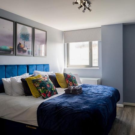 Pahuna Ghar Birmigham City 2 Bedroom Apartment- Short To Mid Term Let-Free Secure Parking Μπέρμιγχαμ Εξωτερικό φωτογραφία